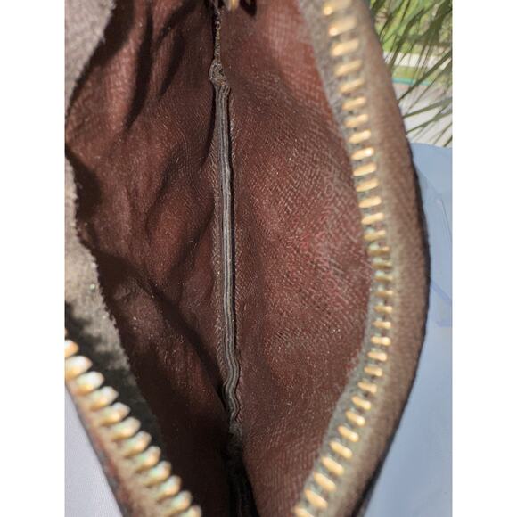 Louis Vuitton Damier Ebene Key Pouch (Cles) with Gold-Tone Chain - Picture 5 of 6